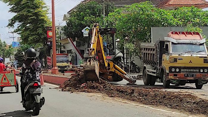 perbaikan-Jl-Ir-Soekarno-Kota-Blitar.jpg