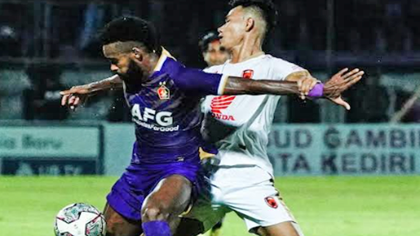 Laga Persik Kediri vs PSM Makassar Berakhir Imbang 0-0, Ady Eko Kartu Merah