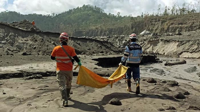 28 Jenazah Korban Gunung Semeru Meletus di Lumajang Telah Diserahkan ke Pihak Keluarga