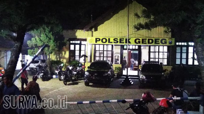 Polisi Periksa Kerabat 2 Terduga Teroris di Mapolsek