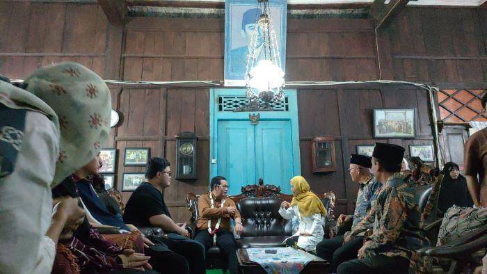 Pulang Kampung Ke Kediri Pramono Anung Mampir Situs Rumah Persada Sukarno