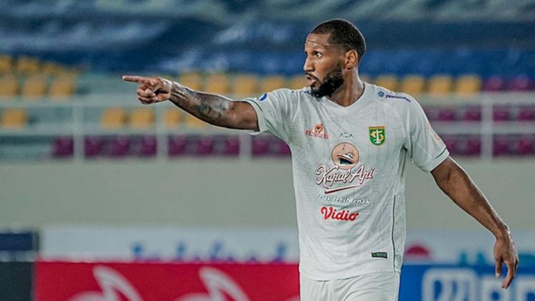 preview-bhayangkara-fc-vs-persebaya-surabaya-alie-sesay-kembali-sorotan-aji-santoso.jpg
