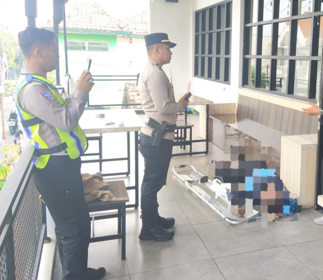 Kronologi Pria Asyik Ngopi di kafe Lamongan, Tiba-Tiba Tak Sadarkan Diri dan Meninggal 