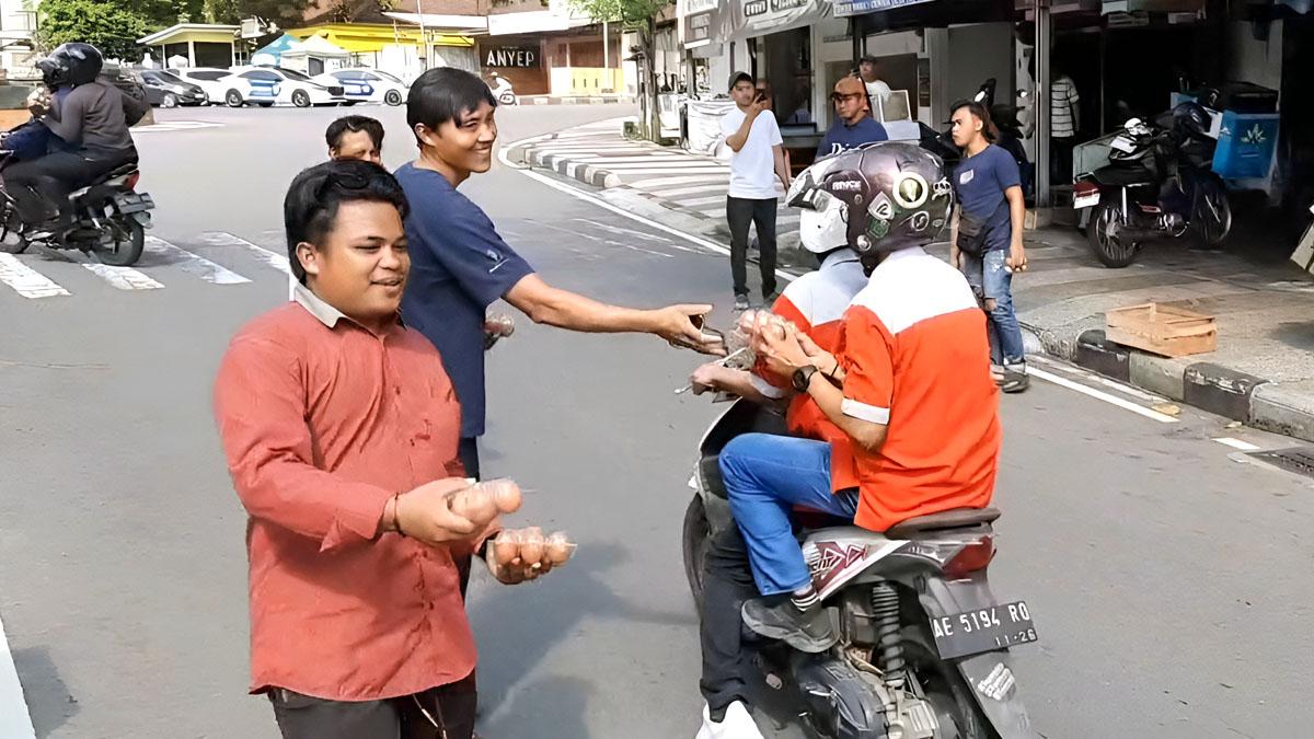protes-peternak-Magetan-Jatim-atas-anjloknya-harga-telur-ayam.jpg