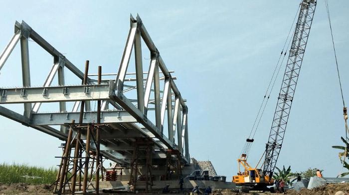 proyek-Mojokerto-dihadang-cuaca.jpg