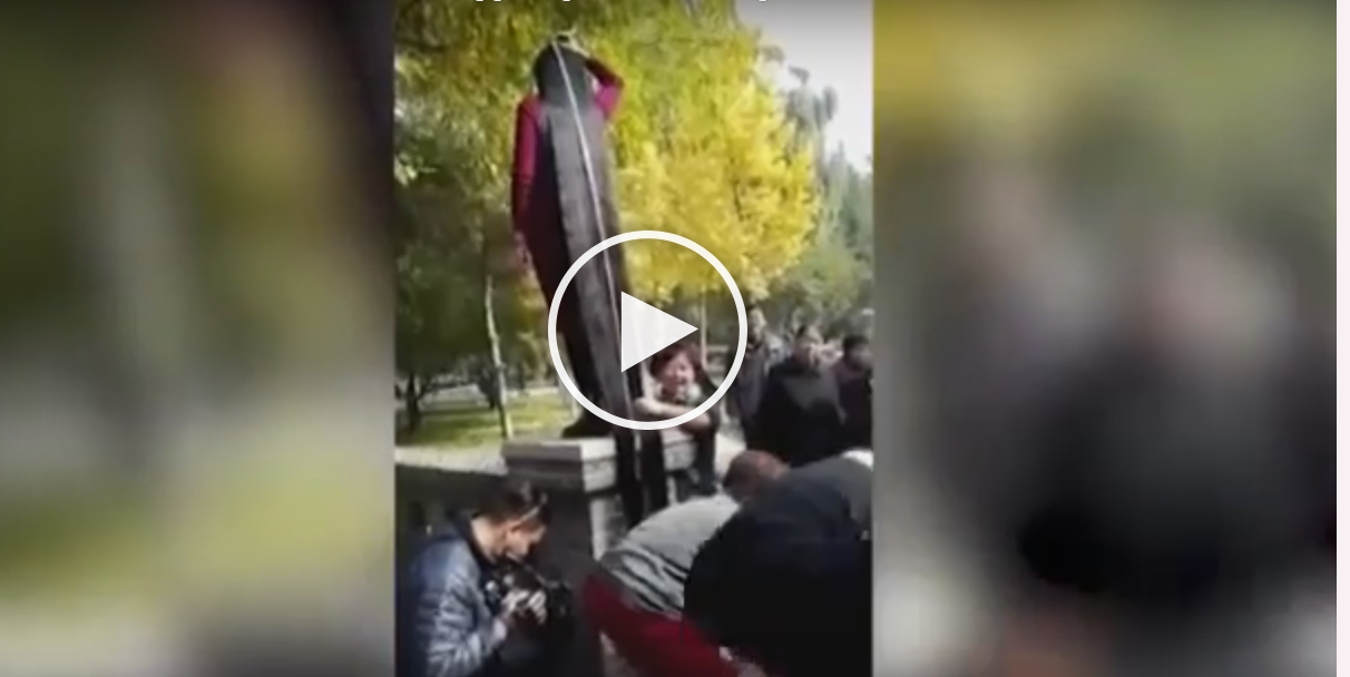 VIDEO - Beginilah Hasilnya Bila Rambut Tidak Dipotong Selama 18 Tahun
