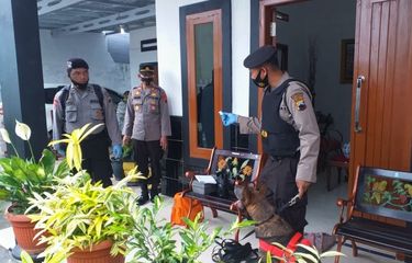 Perhiasan Emas 1 Ons dan Uang Jutaan Dirampok, Tiga Pelaku Bercadar Kirim WA ke Grup Keluarga