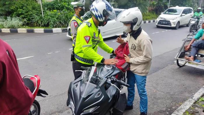razia-Operasi-Patuh-Semeru-2023-di-Surabaya.jpg