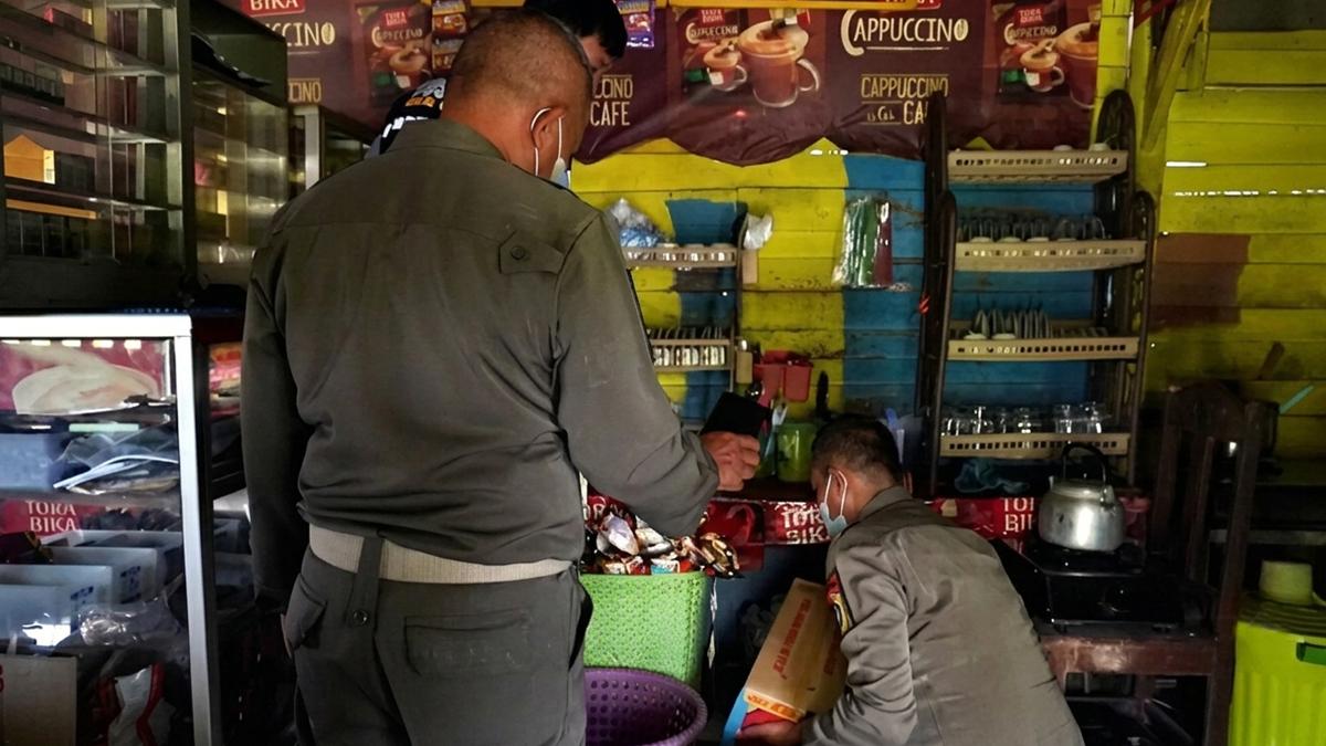 Operasi Gabungan di Lamongan Berhasl Amankan 9.108 Batang Rokok Ilegal - Surya.co.id