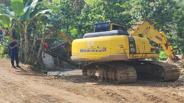 Pengusaha Tambang Asli Trenggalek Ini Jadi Sandaran Warga Prambon, Tetapi Mengeluh Sulit Dapat Izin