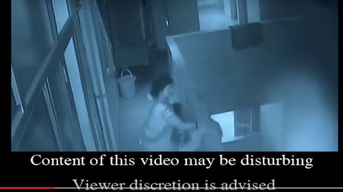 VIDEO - Kejam! Bayi Usia 18 Hari Dilempar Dari Ketinggian 9 Meter Oleh Bibinya Sendiri