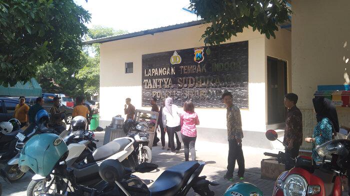 rekonstruksi-kasus-pengeroyokan-siswa-MTs-di-Situbondo.jpg