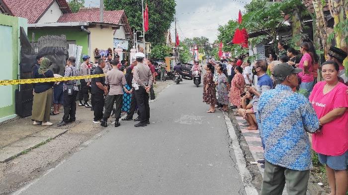 Rekonstruksi Pembunuhan 2 Wanita di Shelter Anjing dan Kucing Kota Blitar Jadi Tontonan Warga