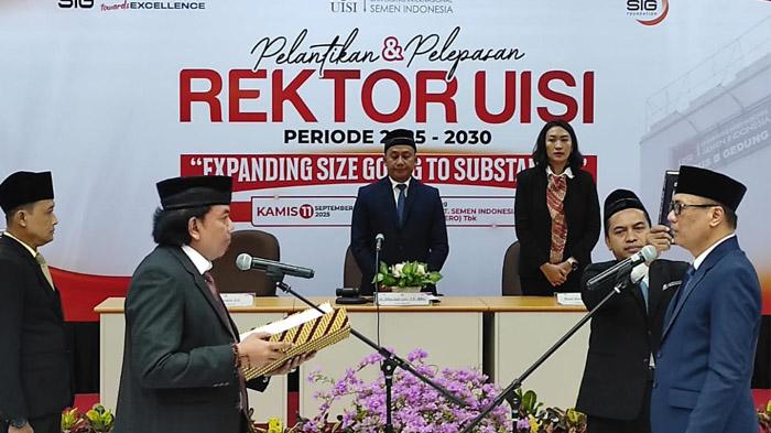 rektor-baru-UISI-Gresik.jpg