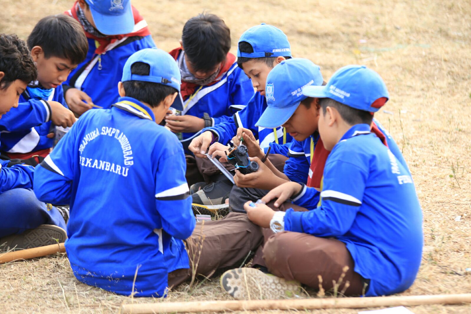Serunya Kemah sambil Bikin Robot