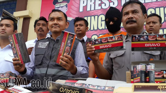 Polisi Bongkar Perusahaan Rokok Gunakan Cukai Palsu di Sidoarjo