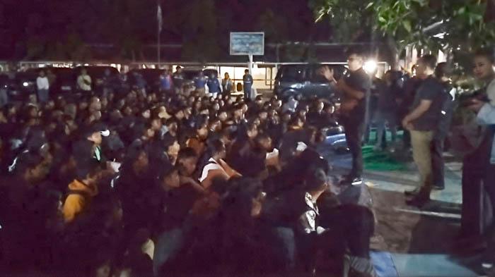 rombongan-siswa-SMPN-7-Mojokerto-saat-dipulangkan.jpg