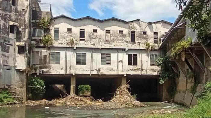 7 Bangunan Milik Pemkab Jember Dirobohkan, Sudah Puluhan Tahun Berdiri di Atas Sungai Jompo