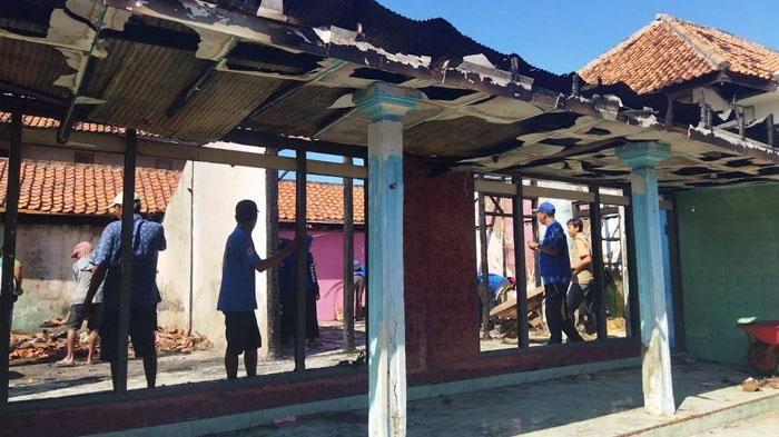 rumah-warga-Sampang-hangus-terbakar.jpg