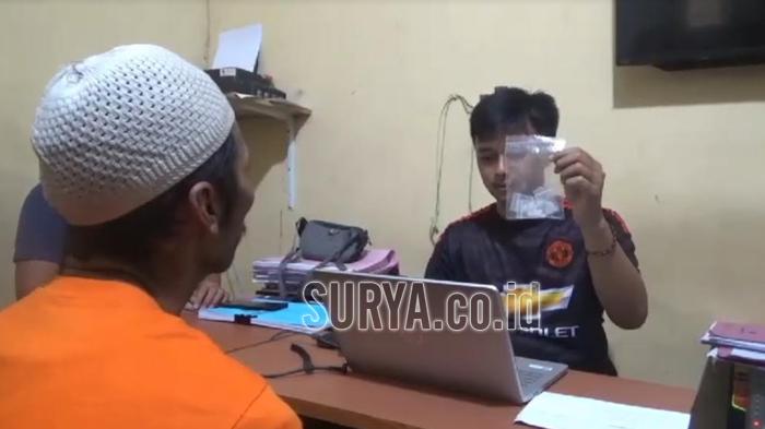 Penggerebekan Residivis Narkoba di Bangkalan, Polisi Sita Poketan Sabu Siap Edar
