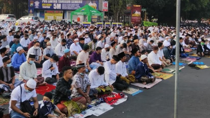 salat-idul-fitri-di-masjid-agung-kota-malang.jpg