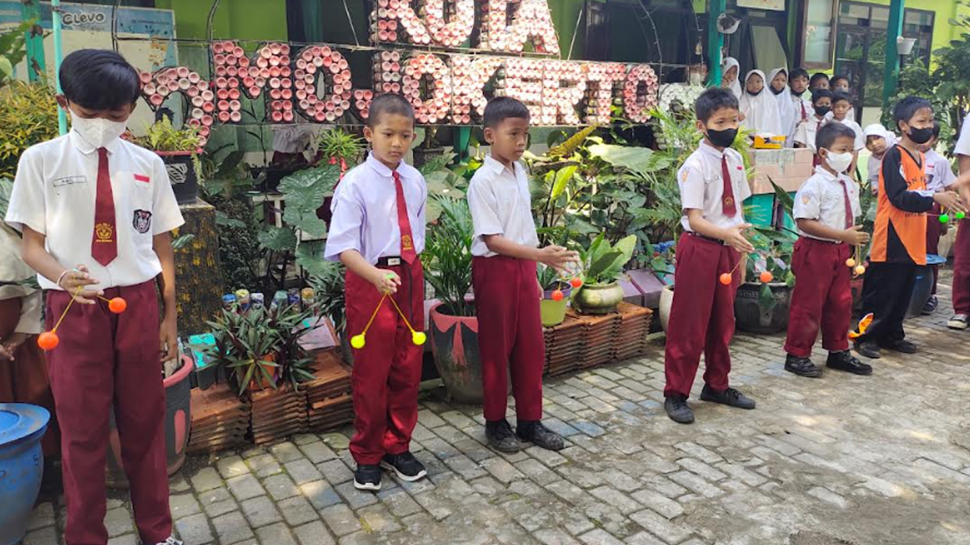 sdn-miji-3-kota-mojokerto-mengadakan-acara-lato-lato-challenge.jpg