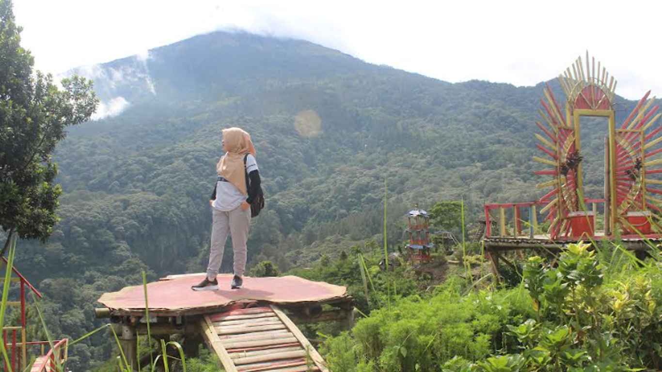 sendi-advanture-pacet-di-jalan-cangar-pacet-kabupaten-mojokerto.jpg