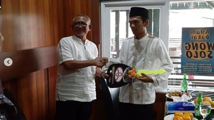 Seorang Bos Beri Ustadz Abdul Somad Fortuner dengan Syarat Poligami, Endingnya Si Bos Tersenyum