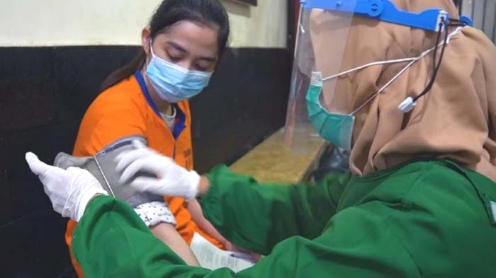 Cegah Sebaran Covid, 40 Tahanan Polres Gresik Jalani Vaksinasi Dosis Pertama