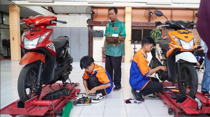 Servis Gratis Kendaraan Roda Dua di 350 SMK Jawa Timur Hari Ini, Sasar 8.100 Kendaraan