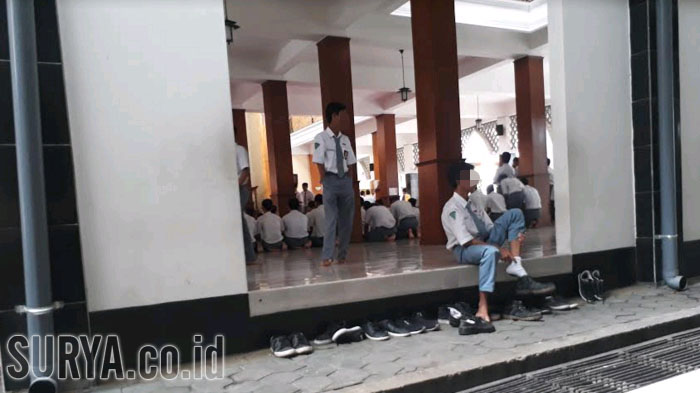 Pelajar SMK di Malang Disuruh Sumpah Pocong Untuk Buktikan Dia tak Mencuri Uang di Kotak Amal