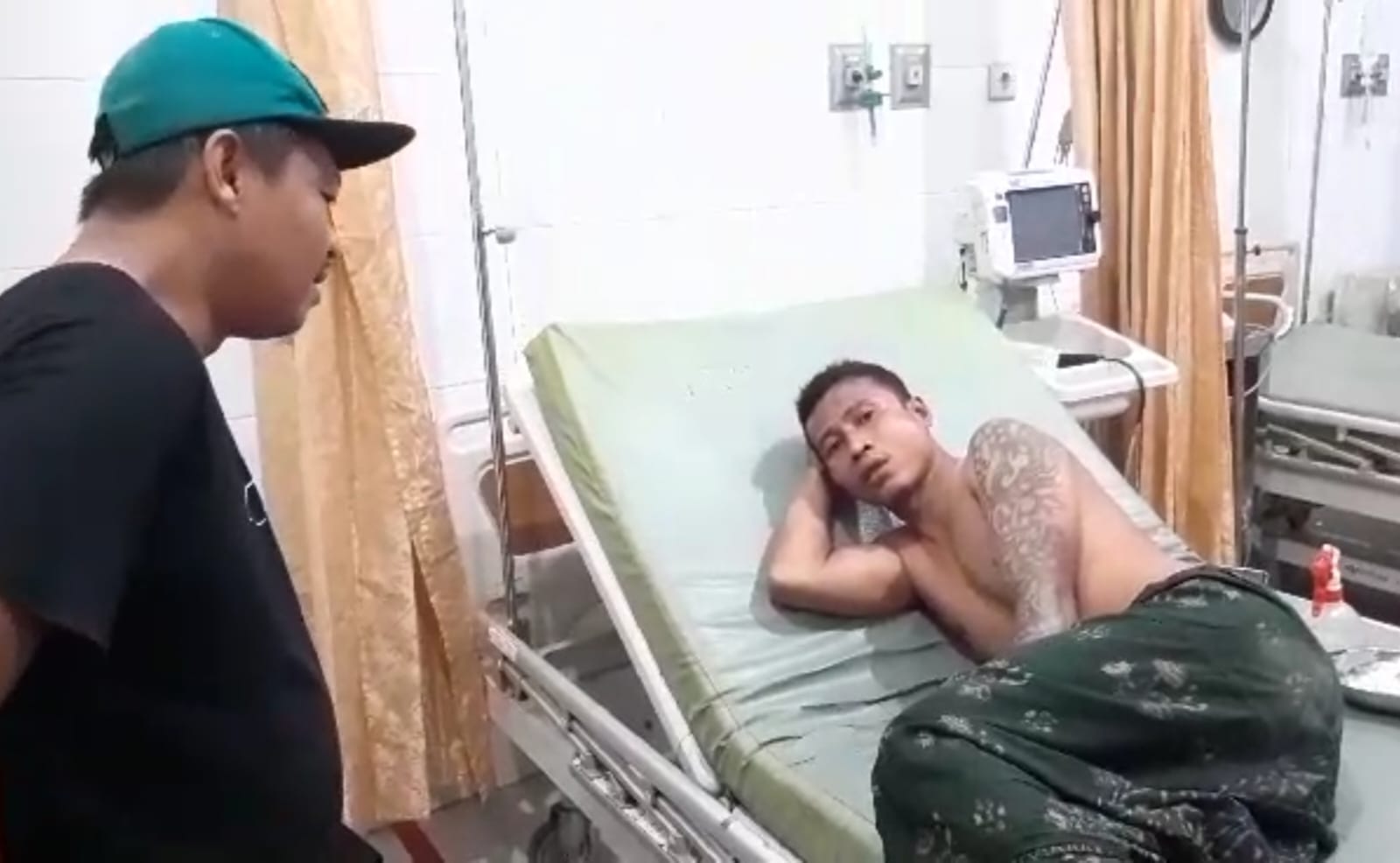 Ciuman dengan Pria Lain Diunggah di TikTok, Warga Wedani Dihajar di Balai Desa