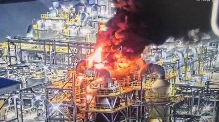 BREAKING NEWS Smelter PT Freeport di Gresik Terbakar, Terdengar Ledakan dan Tercium Bau Amoniak