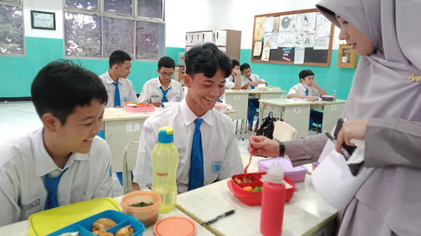 smp-al-falah-deltasari-sidoarjo-mengadakan-lomba-bekal-makanan-sehat.jpg