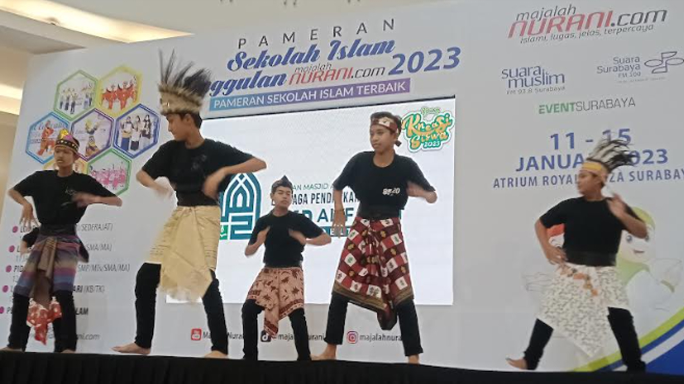 smp-al-falah-deltasari-sidoarjo-menggelar-ludruk-show.jpg