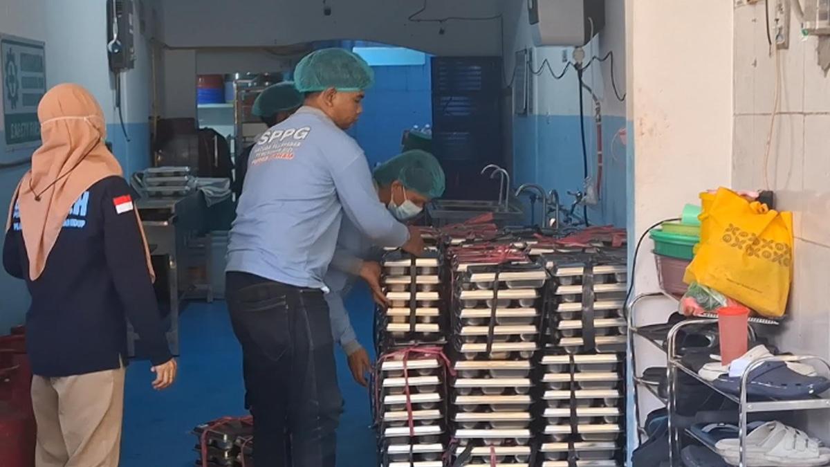 Dewan Ungkap Temuan Pengelolaan SPPG yang Diduga Bikin Ratusan Siswa Surabaya Keracunan