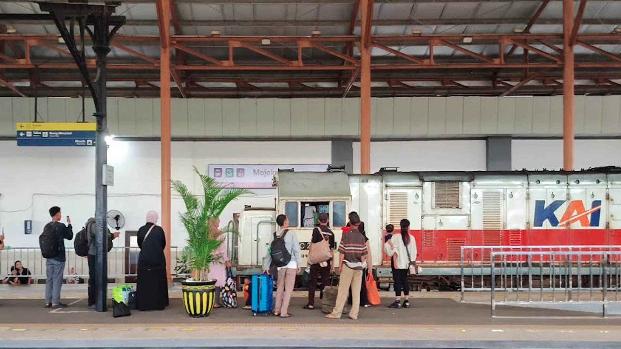 stasiun-mojokerto-samping.jpg