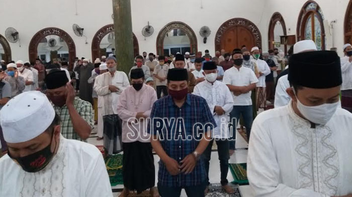 suasana-salat-idul-adha-1441-h-di-masjid-rahmat.jpg