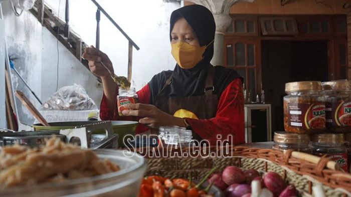 Sambal Kraos Asal Kota Kediri, Pedasnya Pas dengan Varian Rasa Ayam Hingga Baby Cumi