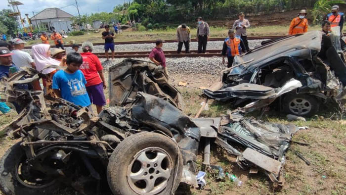 tabrakan-maut-ka-di-nganjuk.jpg