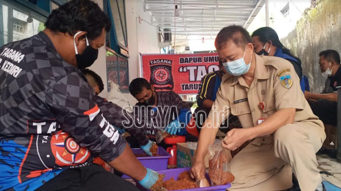 Bantuan 1,5 Kuintal Sambel Pecel untuk Dapur Umum Korban Erupsi Gunung Semeru