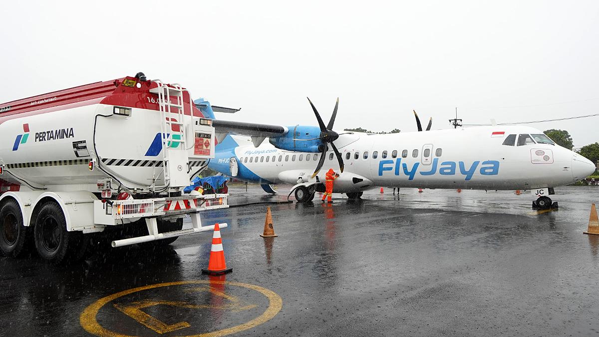 tangki-Pertamina-melakukan-pengisian-avtur-perdana-di-Bandara-Notohadinegoro-Jember-Jatim.jpg