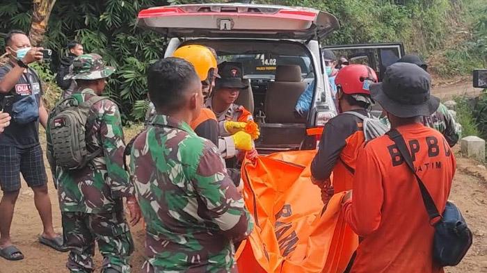 Tim Penyelamat Temukan Korban Kedua di Timbunan Longsor Trenggalek, Diduga Ibu Anak Mesinem-Yatemi
