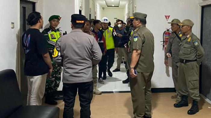 Ditemukan Miras di Tempat  Biliar Kediri, Satu Pengunjung Positif Narkoba Meski Masih Direhabilitasi