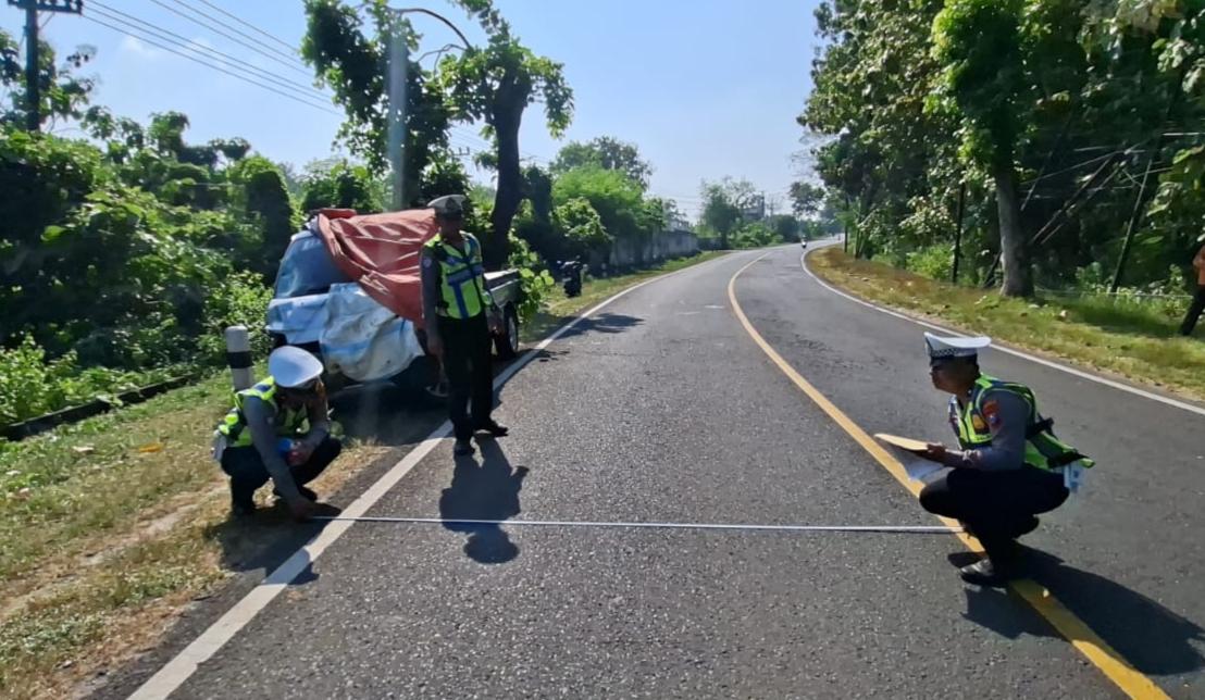 tewas-tertabrak-pikap-lamongan.jpg