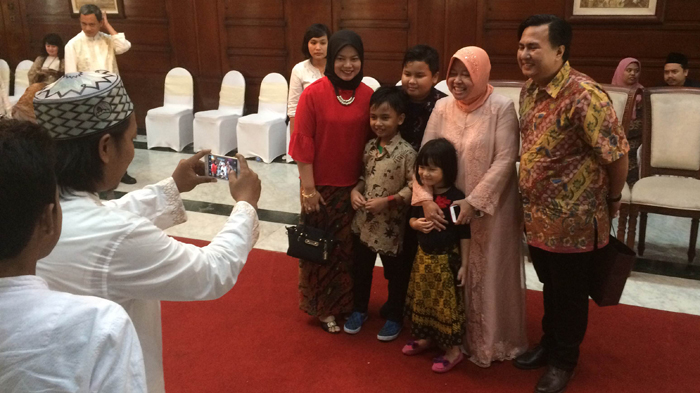 Inilah PR Yang Bikin Risma Hanya Tidur Satu Jam Sehari