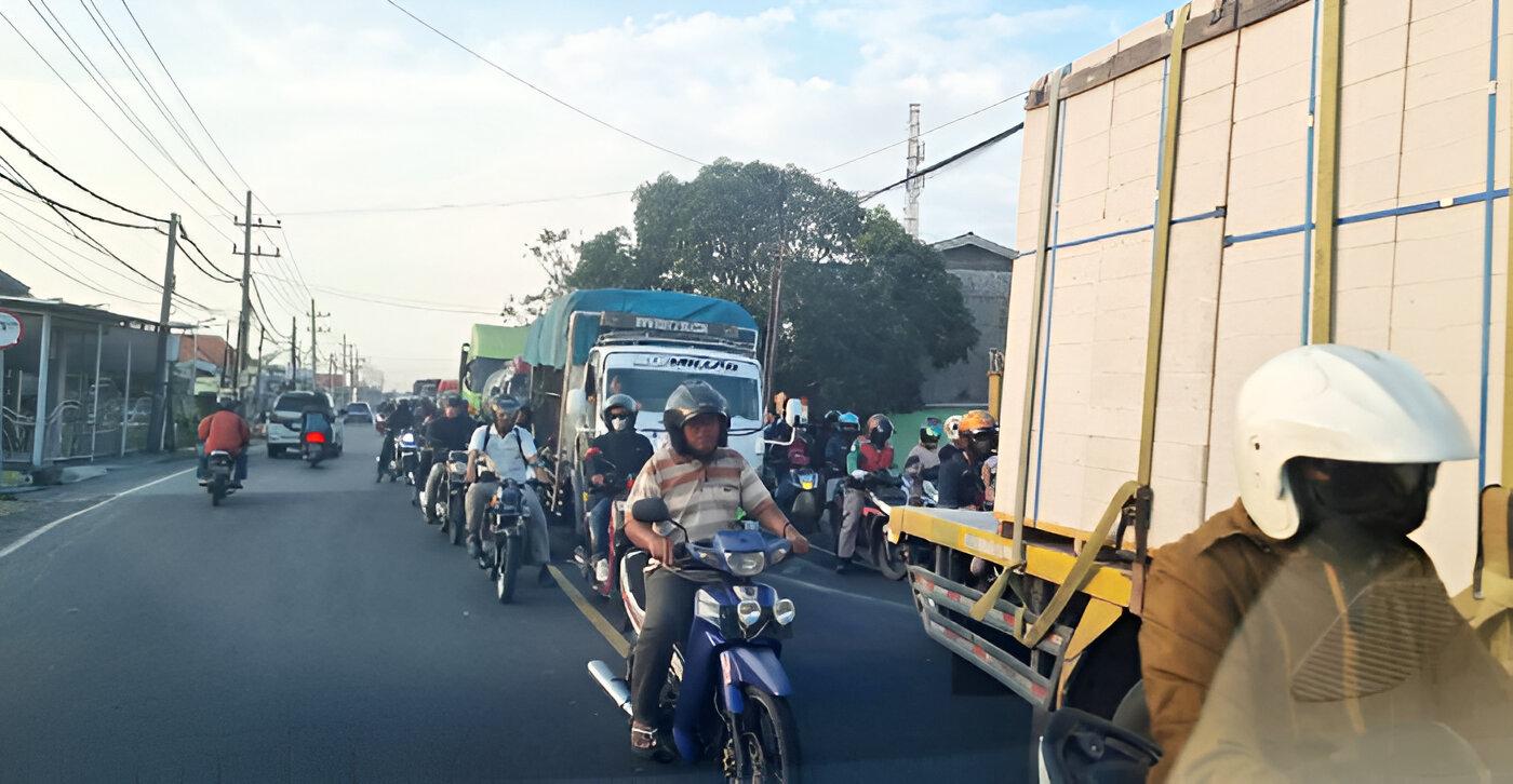 DPRD Gresik Minta Perbanyak Tempat Parkir Khusus Truk, Terutama di Selatan