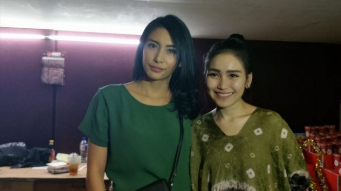 Tyas Mirasih Bikin Ayu Ting Ting Nangis Saat Syuting Film Dimsum Martabak, 'Ingat Anak Yu'