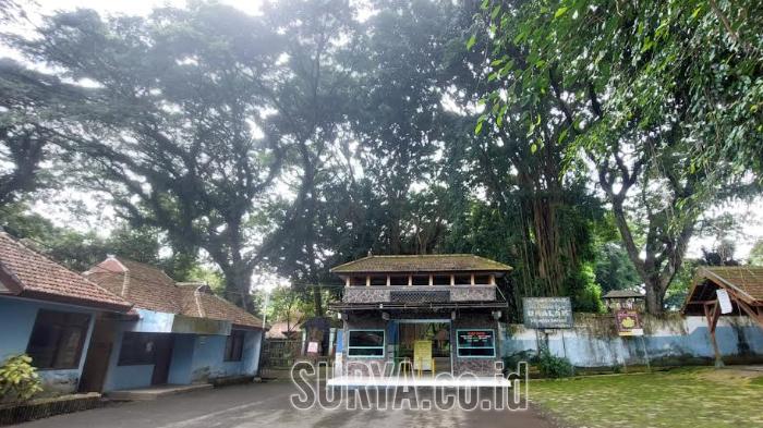 ubalan-di-Desa-Jarak-Kecamatan-Plosoklaten-yang-masih-tutup-Selasa-17122024.jpg