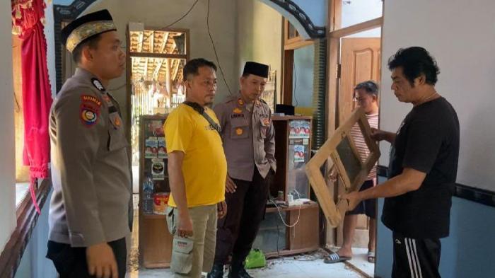 umah-milik-Hariyanto-di-Desa-Dadapan-Kecamatan-Balong-Kabupaten-Ponorogo.jpg